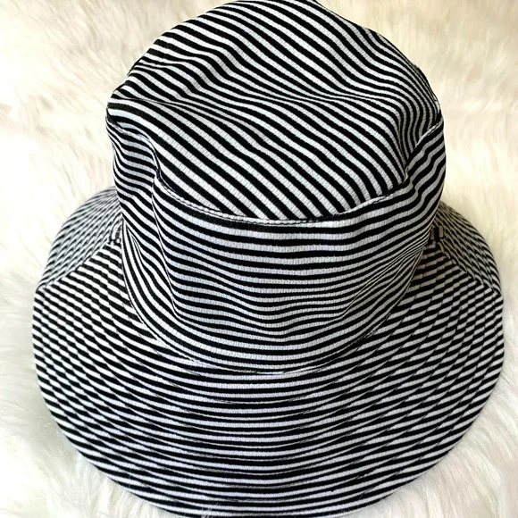 New Sun Hat - Picture 3 of 3